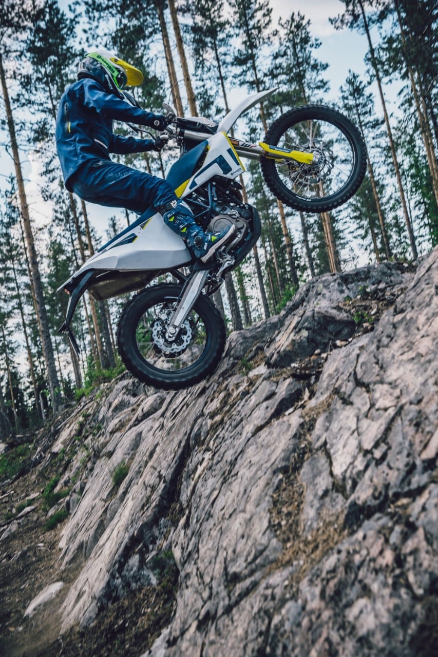 Husqvarna 701 Supermoto e 701 Enduro: in vendita le 2020